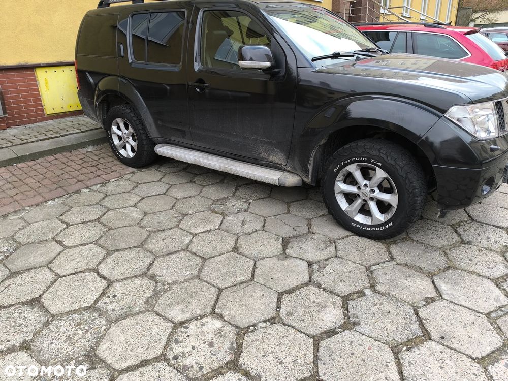 Nissan Pathfinder 2.5 D LE - 11