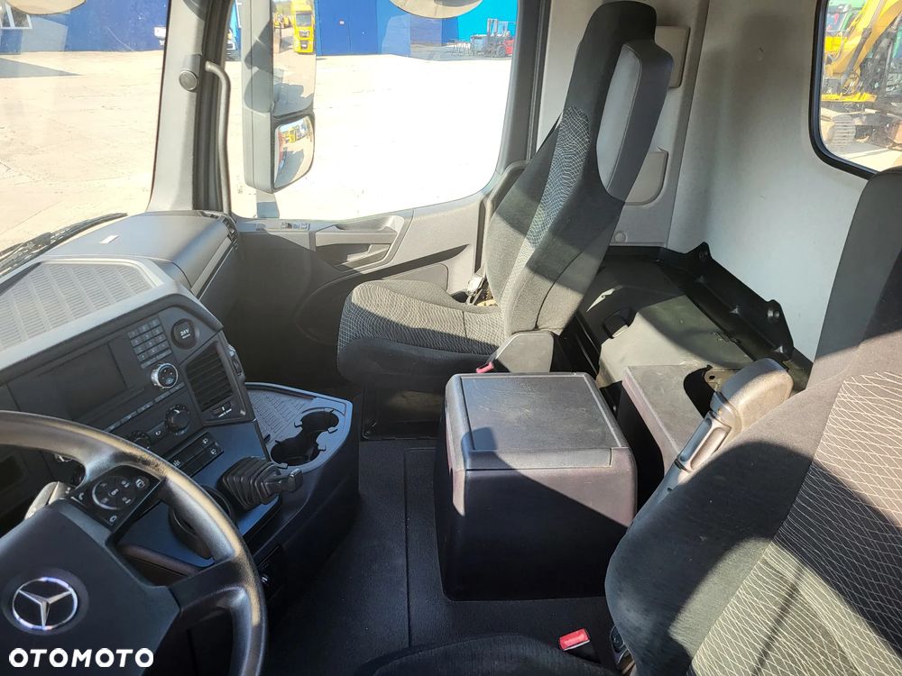 Mercedes-Benz Arocs 2645 6x4 budowlany DMC 66 ton z Niemiec - 16