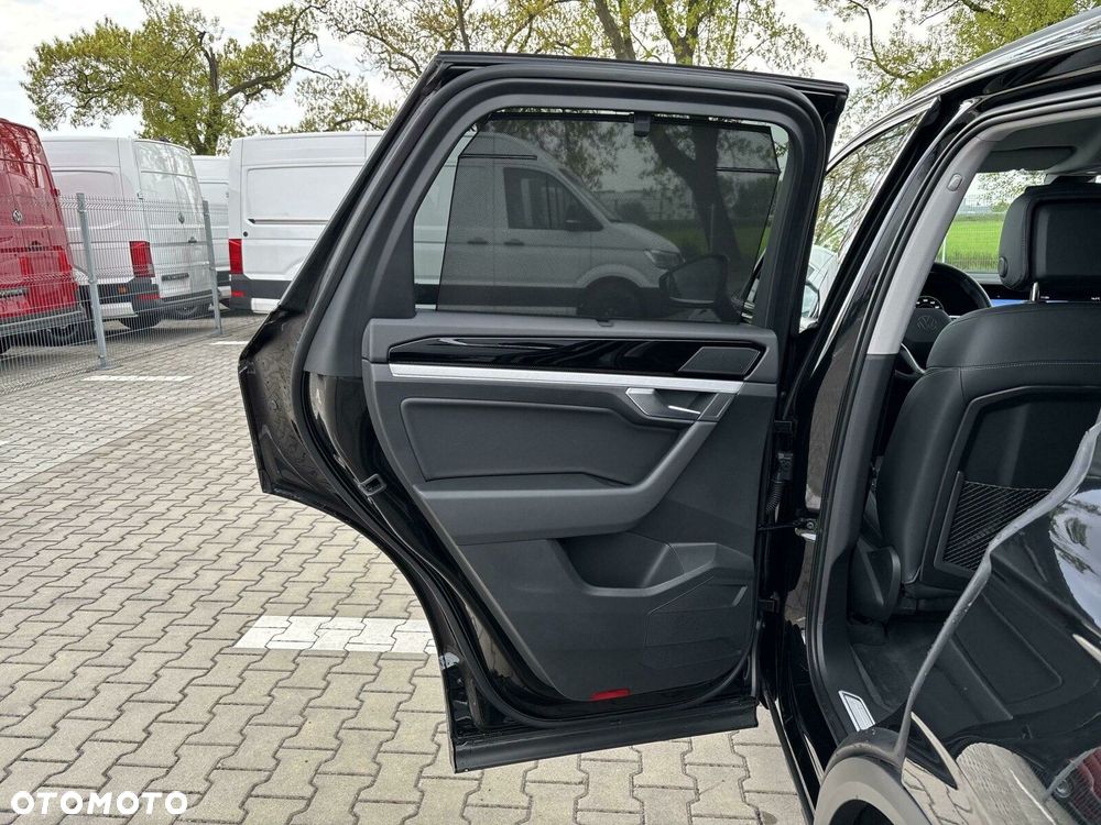 Volkswagen Touareg - 12