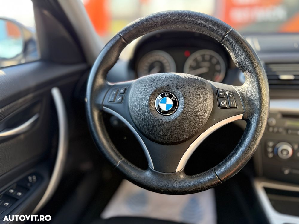 BMW Seria 1 120i Aut. Edition Sport - 9