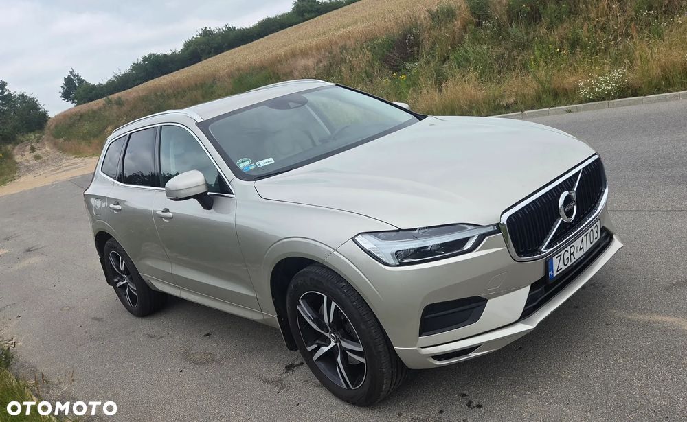 Volvo XC 60 D4 Momentum Pro - 4