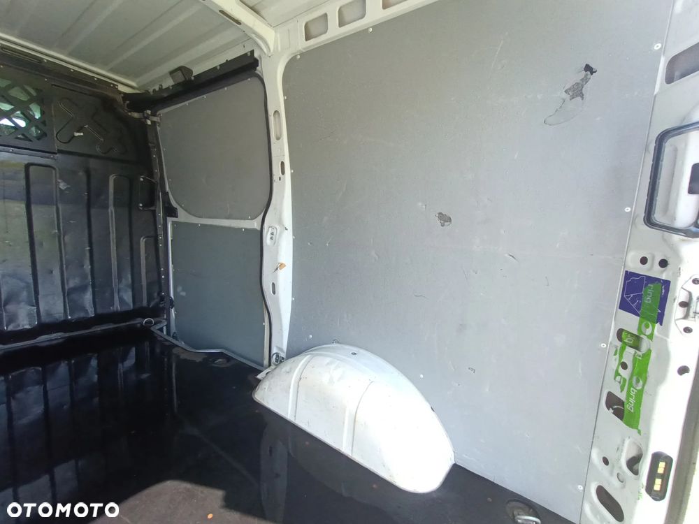 Iveco Daily L1H1 2.3 diesel 116 kM, automat 2019 rok EURO 6! WEBASTO, czujniki parkowania, sprowadzony ze Szwecji- NISKI ORGINALNY PRZEBIEG 146tyś. - 19