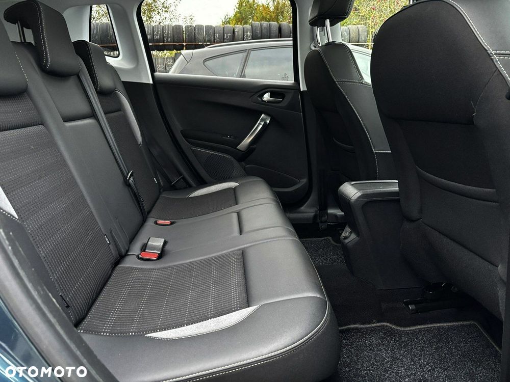 Peugeot 2008 1.2 Pure Tech Allure S&S - 14