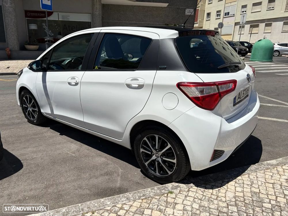 Toyota Yaris 1.5 HSD Comfort+Navi - 30
