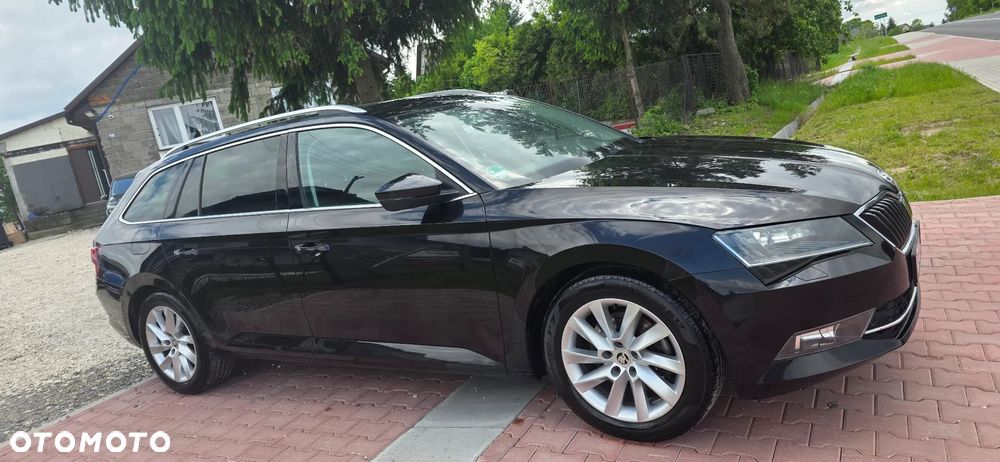 Skoda Superb 2.0 TDI Premium Edition - 8