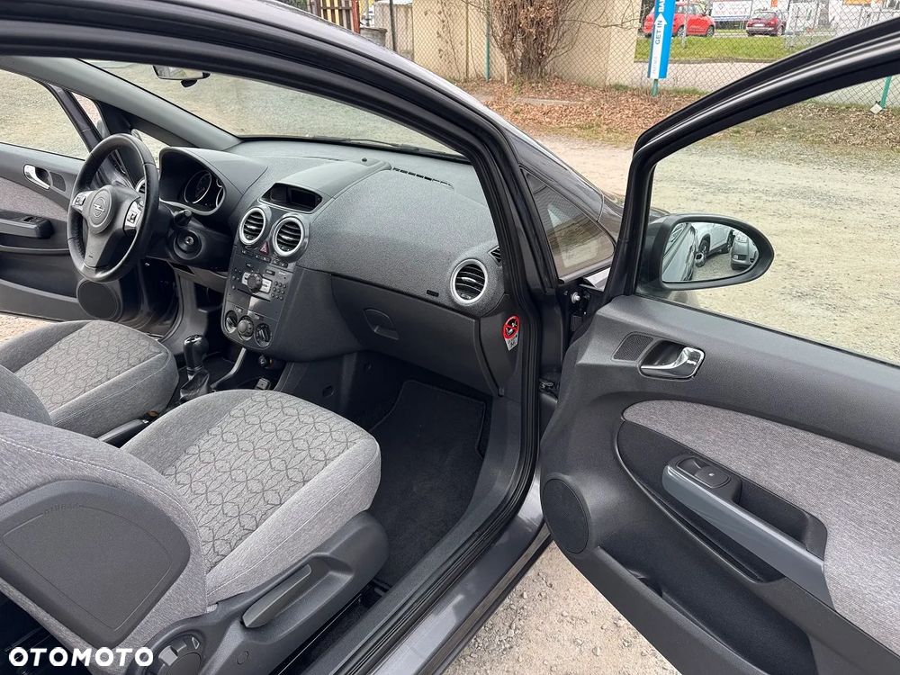 Opel Corsa 1.4 16V Sport - 29