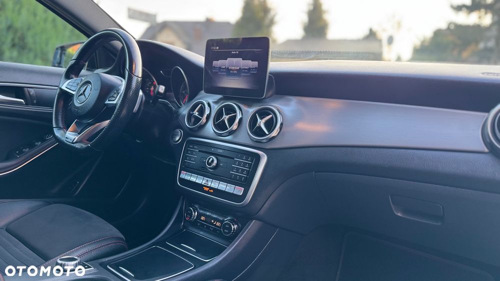 Mercedes-Benz GLA 200 (CDI) d 4Matic 7G-DCT AMG Line - 20