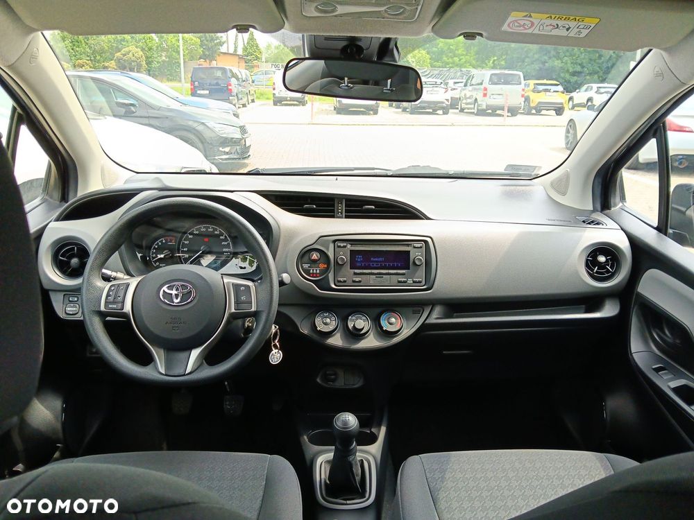 Toyota Yaris - 12