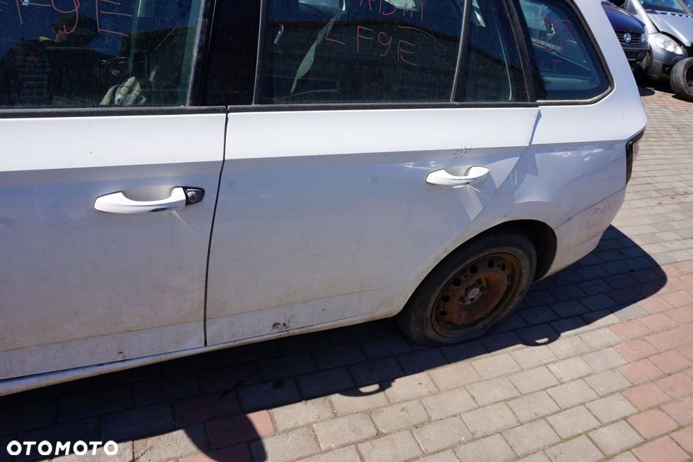 DRZWI TYLNE LEWE FABIA III NJ3 KOMBI LF9E  BIAŁY SKODA 2014-2018 - 2