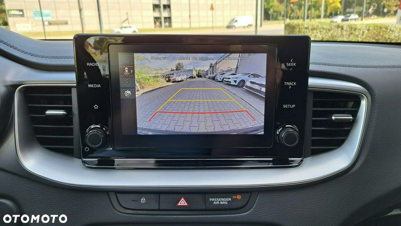 Kia Ceed - 13