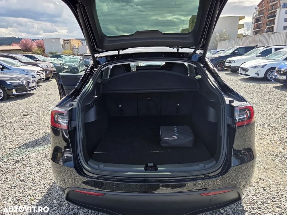 Tesla Model Y RWD - 34