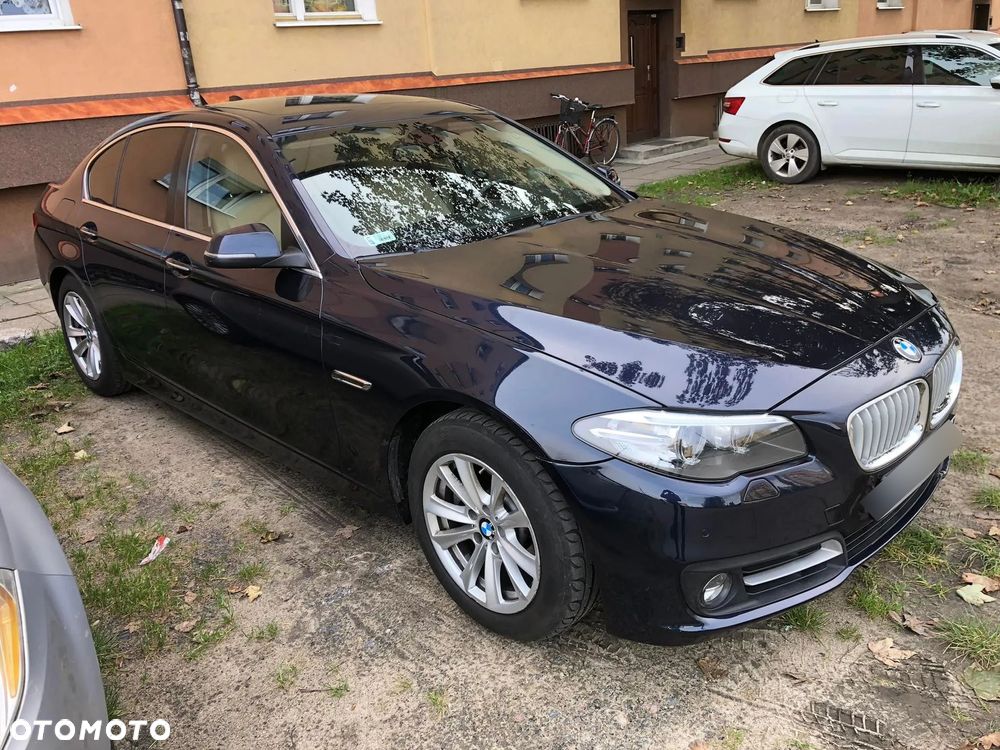 BMW Seria 5 528i xDrive - 4