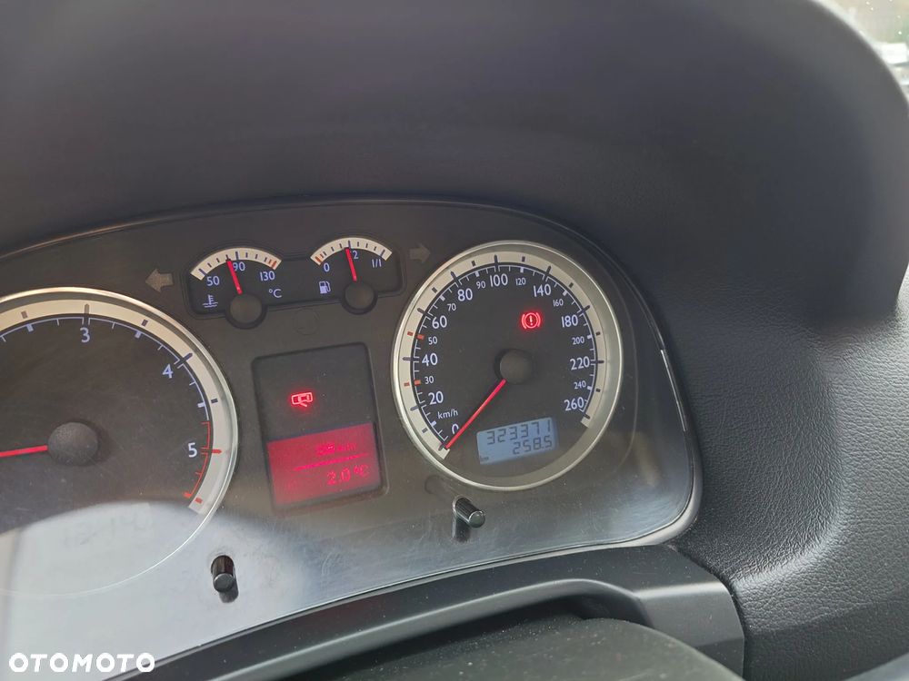 Volkswagen Bora Variant 1.9 TDI Highline - 13