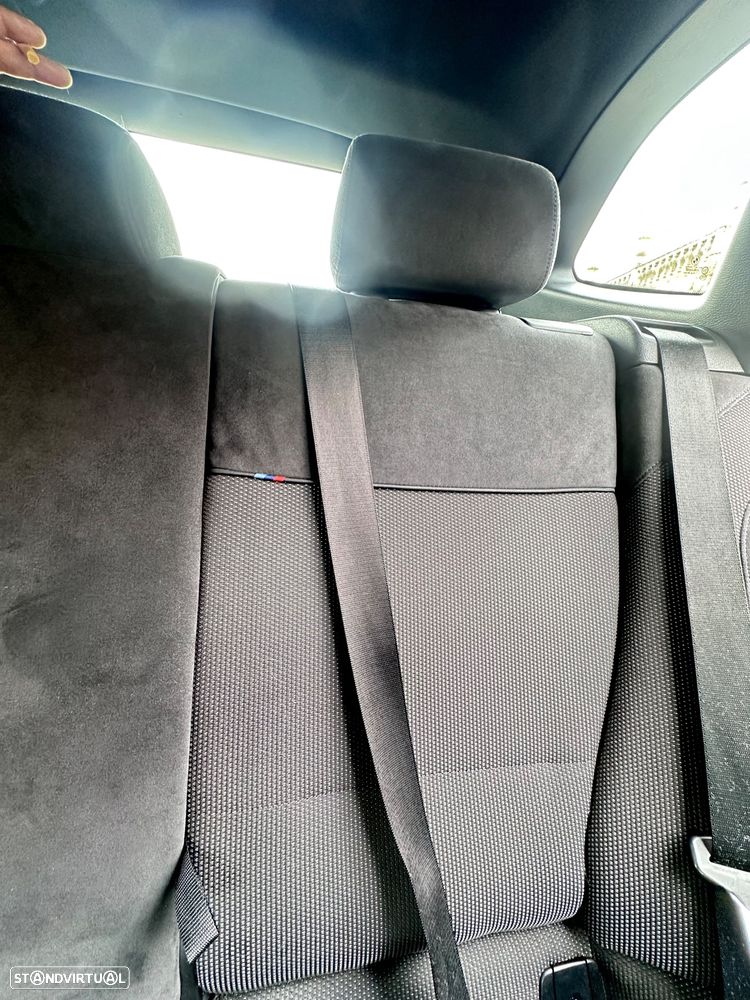 BMW X1 18 d sDrive Pack M - 39