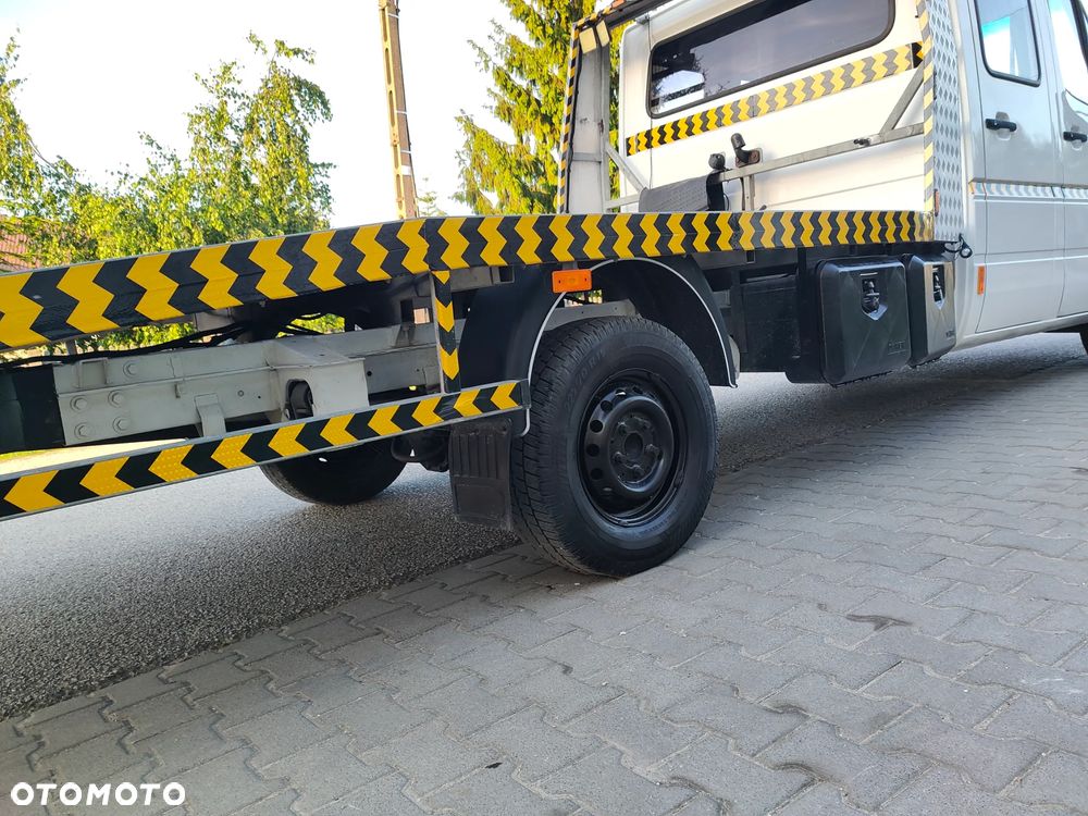 Mercedes-Benz Sprinter - 26