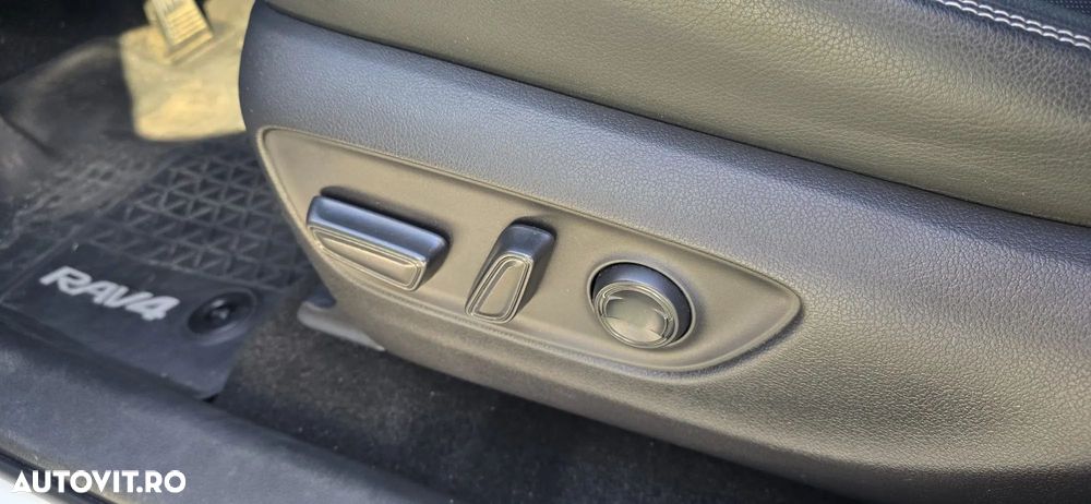 Toyota RAV4 2.5 Hybrid VVT-iE 4x4 Luxury Premium - 3