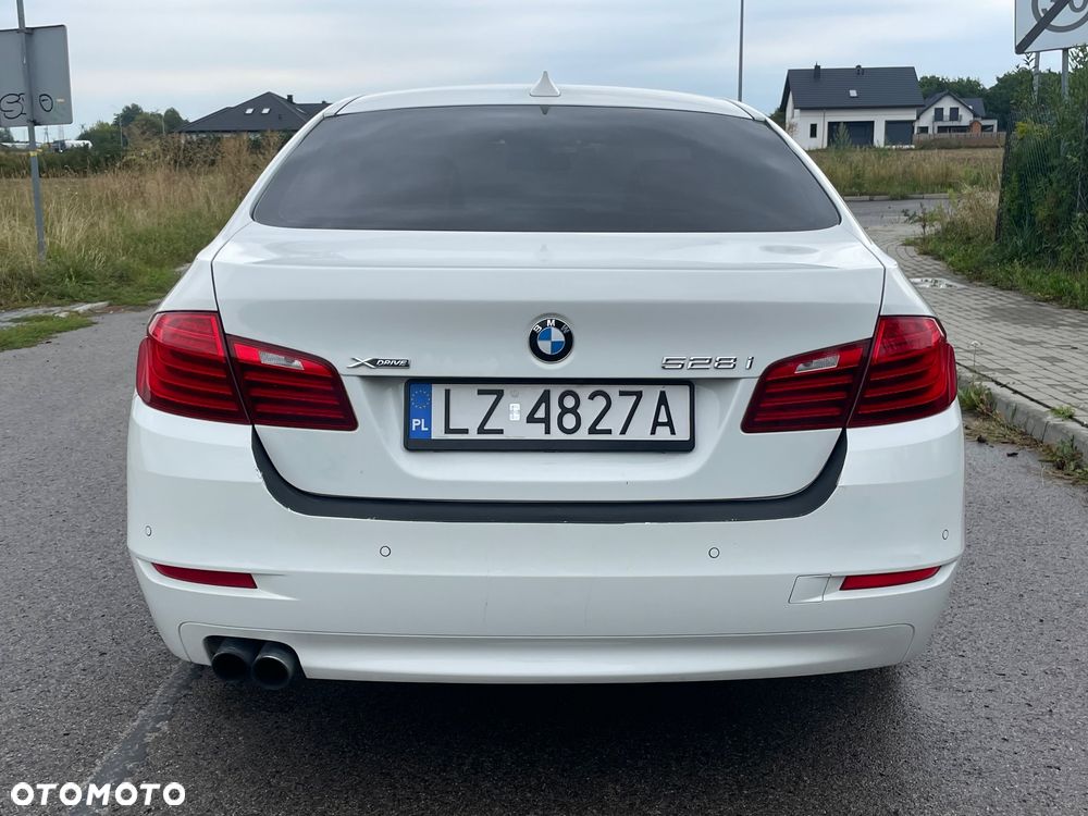 BMW Seria 5 528i xDrive Luxury Line - 27