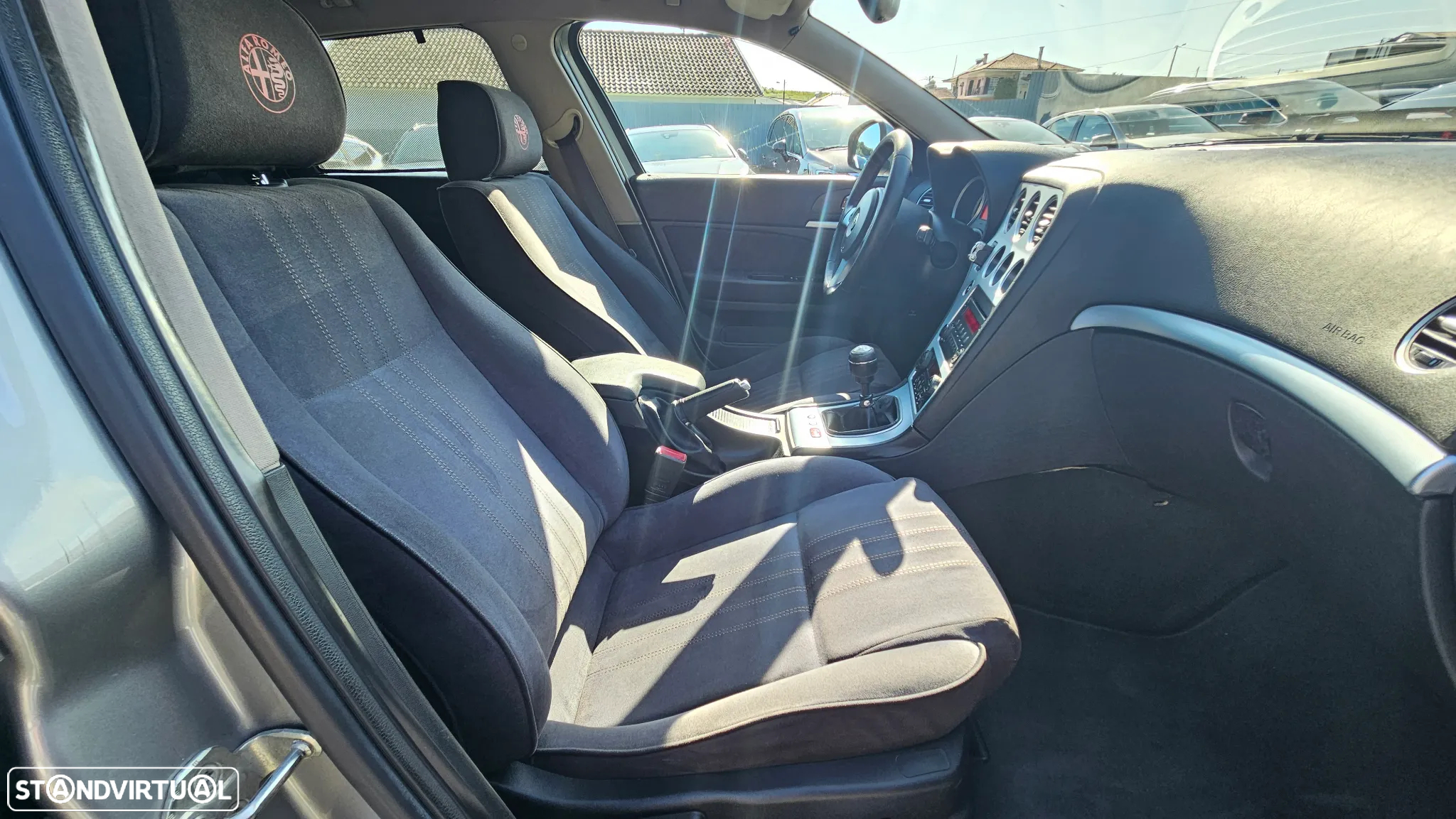 Alfa Romeo 159 Sportwagon 1.9 JTDm 16V Elegante - 32