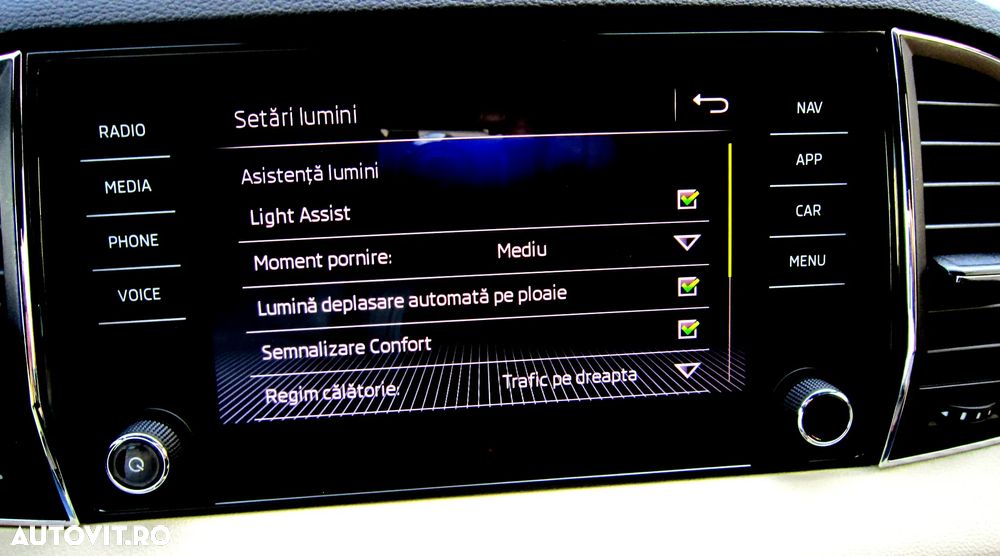 Skoda Karoq 1.5 TSI ACT DSG Style - 24