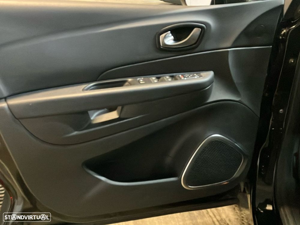 Renault Captur 1.5 dCi Exclusive EDC - 21