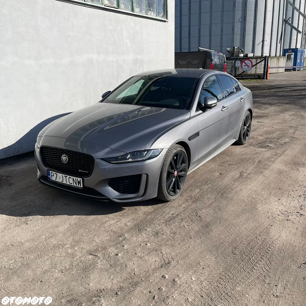 Jaguar XE 2.0 P250 R-Dynamic Black - 2