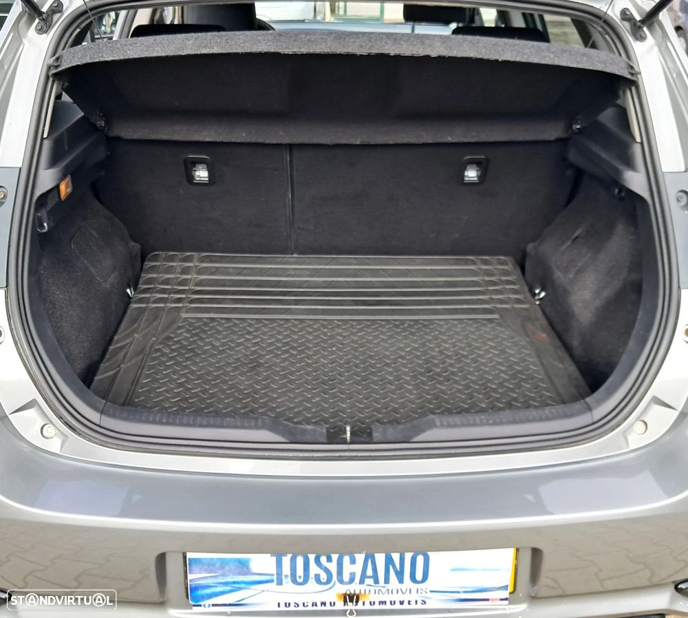 Toyota Auris 1.4 D-4D Comfort+Pack Sport - 13