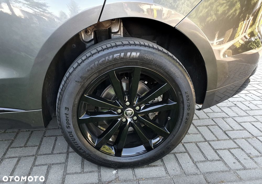 Jaguar F-Pace 20d AWD R-Sport - 24