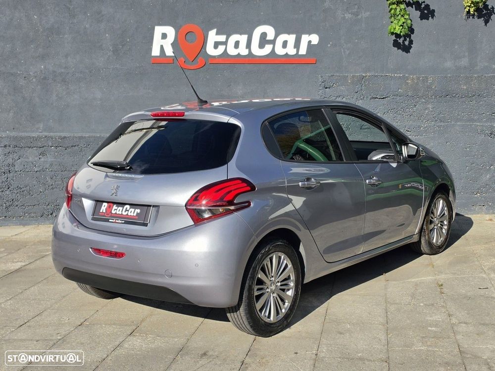 Peugeot 208 1.2 PureTech Signature - 13