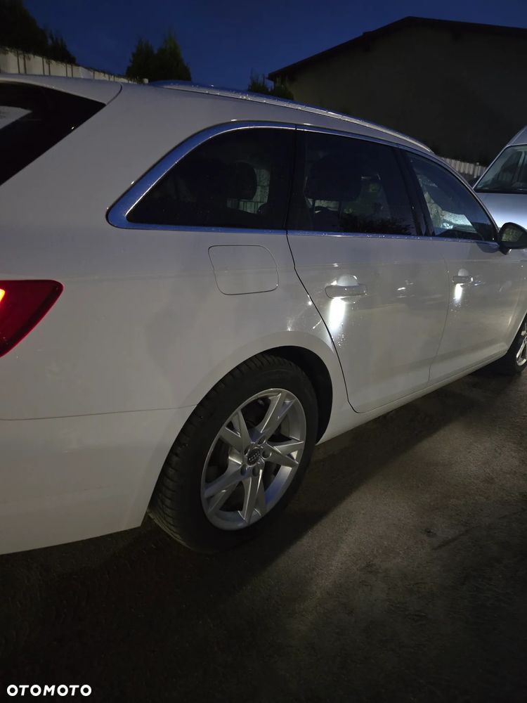 Audi A4 Avant 2.0 TDI S tronic - 24