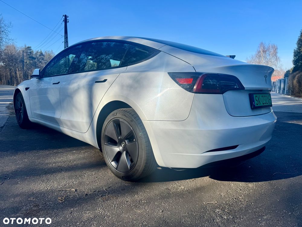 Tesla Model 3 - 12