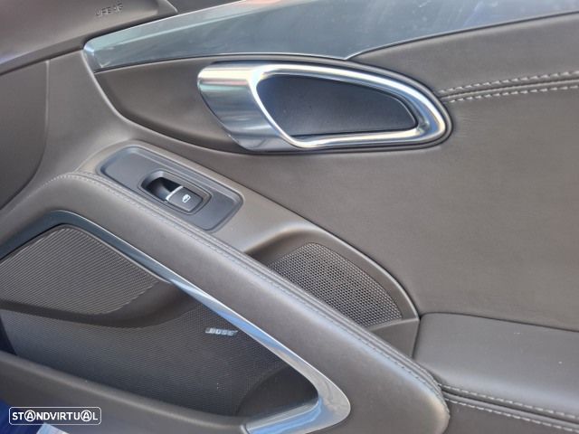 Porsche 911 Série F - 36
