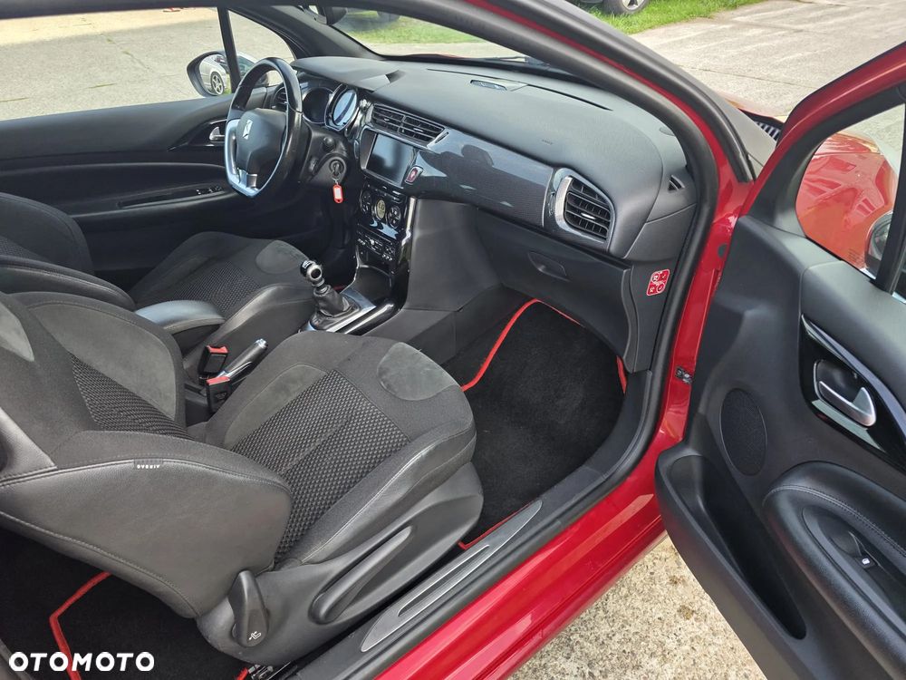 Citroën DS3 1.6 THP Ultra Prestige - 4