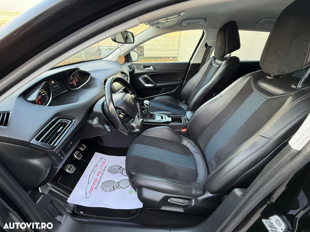 Peugeot 308 1.2 L PureTech Turbo Allure - 10