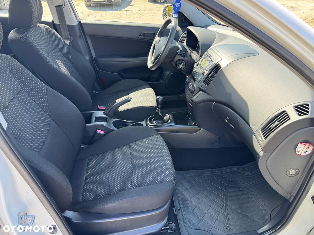 Hyundai i30 i30cw 1.4 Edition Plus - 14