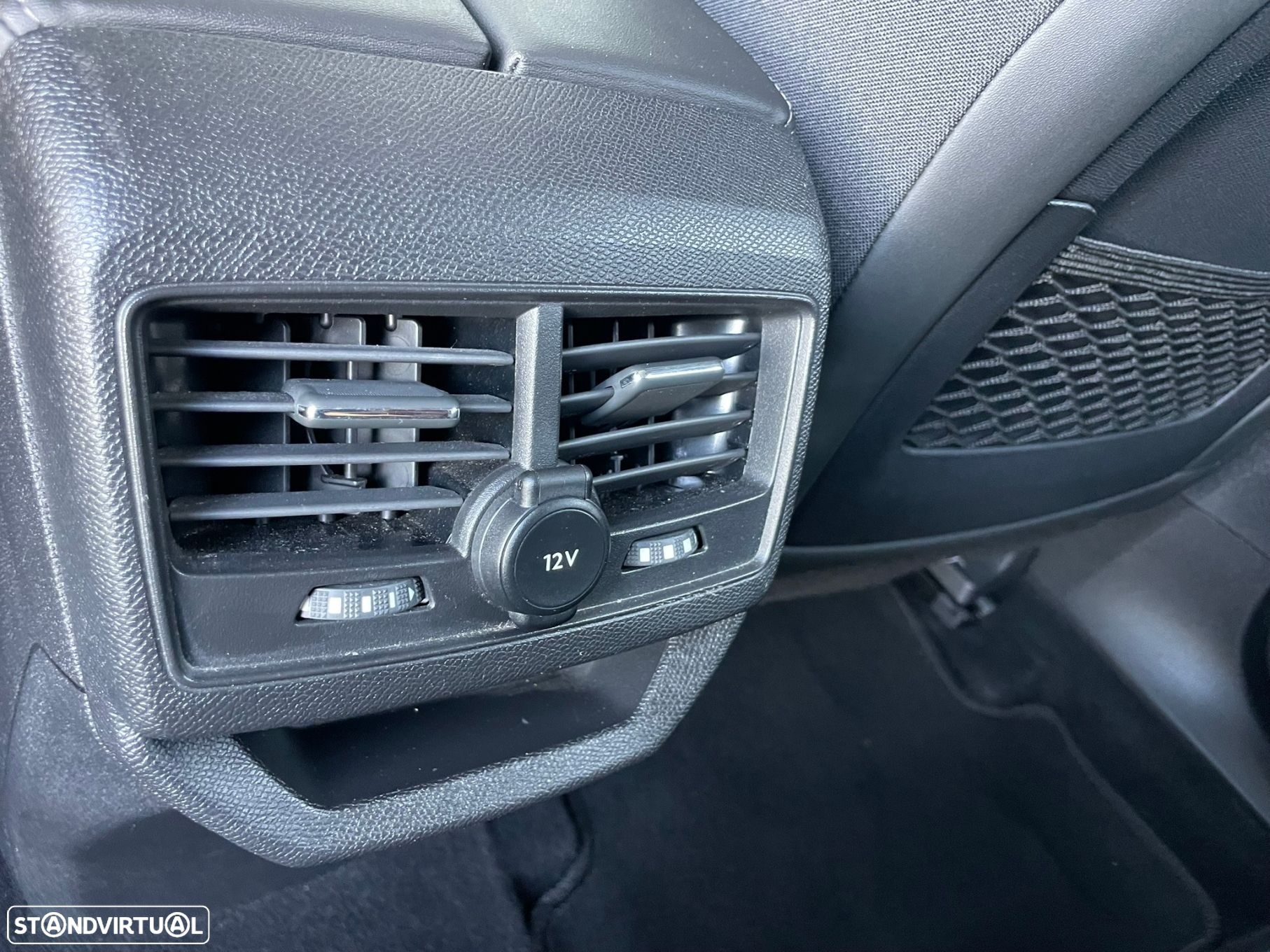 Peugeot 3008 1.5 BlueHDi Allure EAT8 - 36
