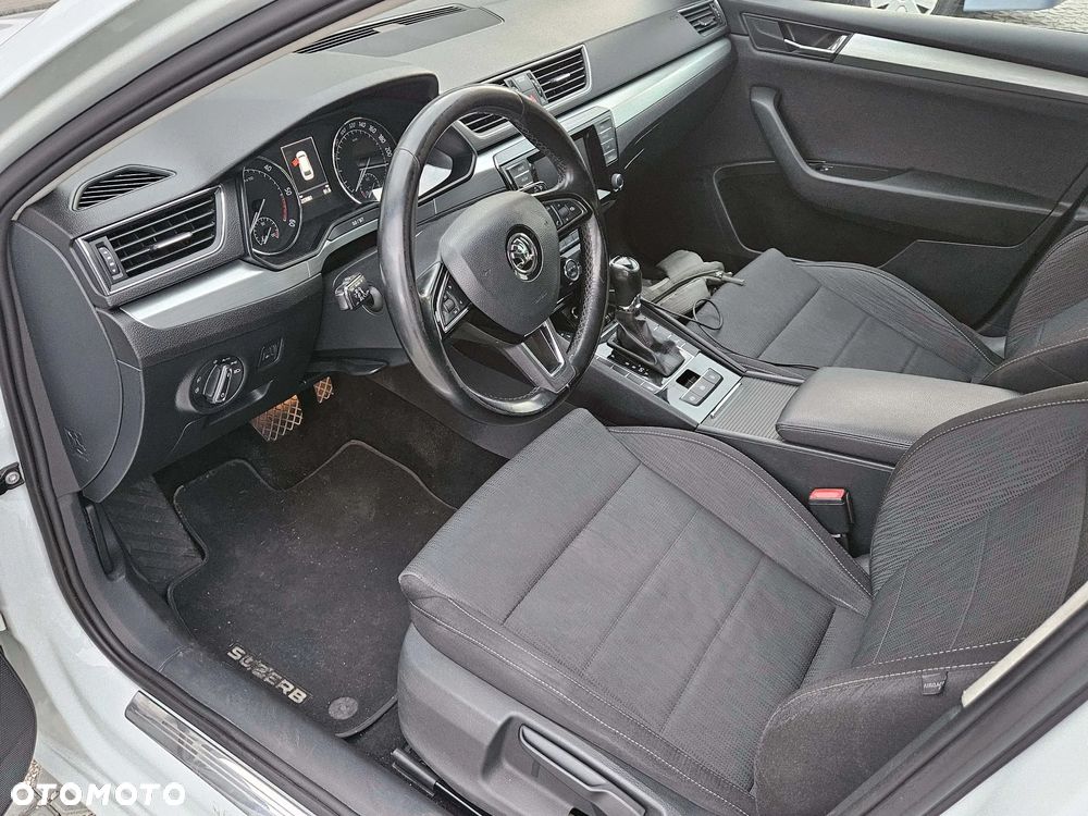 Skoda Superb 2.0 TDI Active DSG - 8