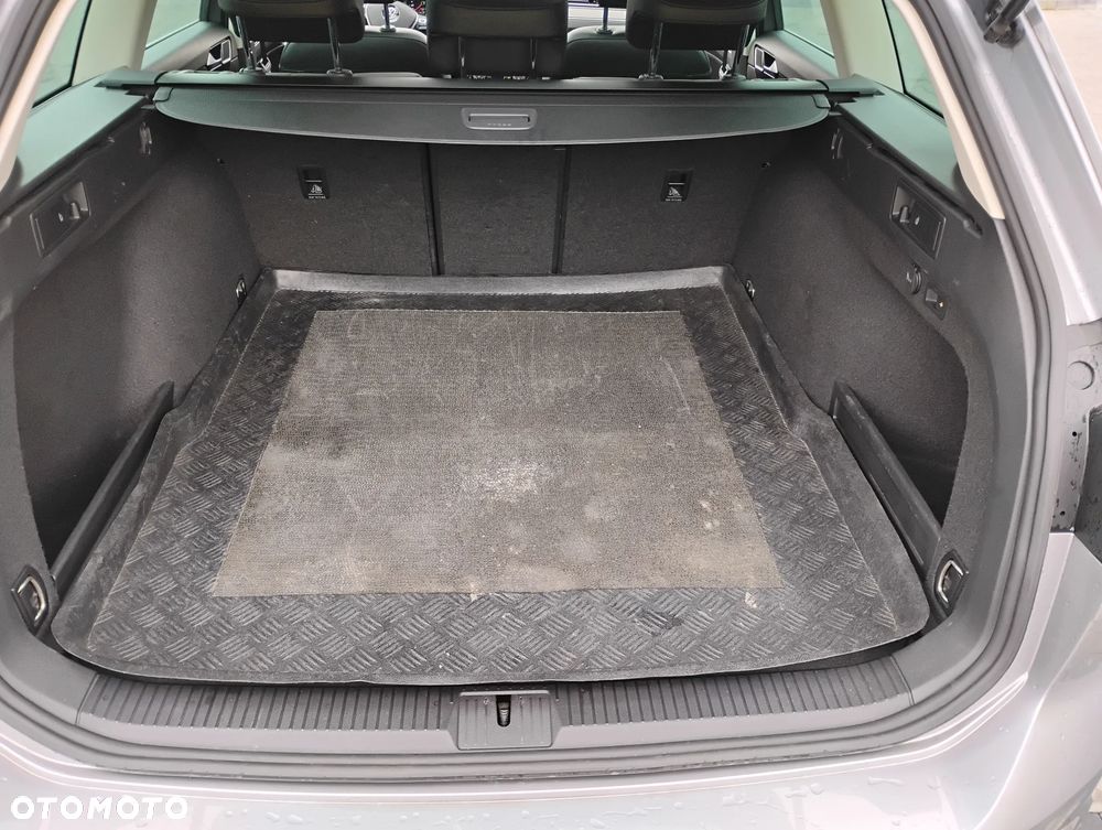 Volkswagen Passat 2.0 TDI BMT Highline - 27