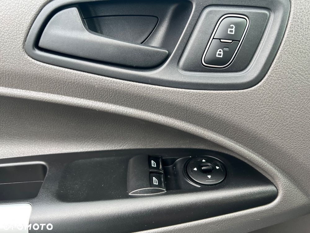 Ford Transit Connect - 19
