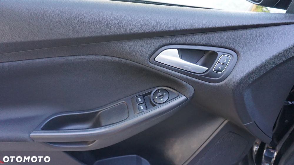 Ford Focus 1.6 SYNC Edition - 19