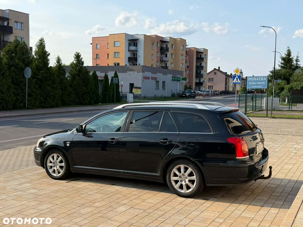 Toyota Avensis - 1
