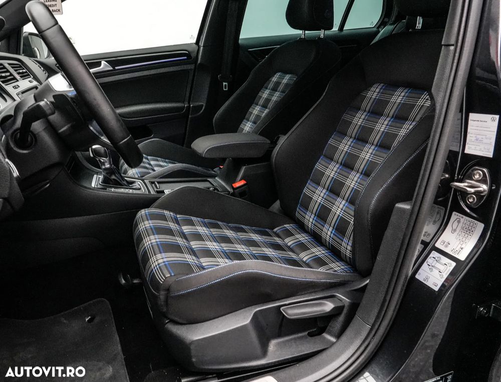 Volkswagen Golf - 13