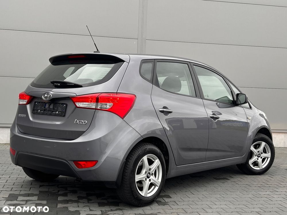 Hyundai ix20 1.4 blue Comfort - 12