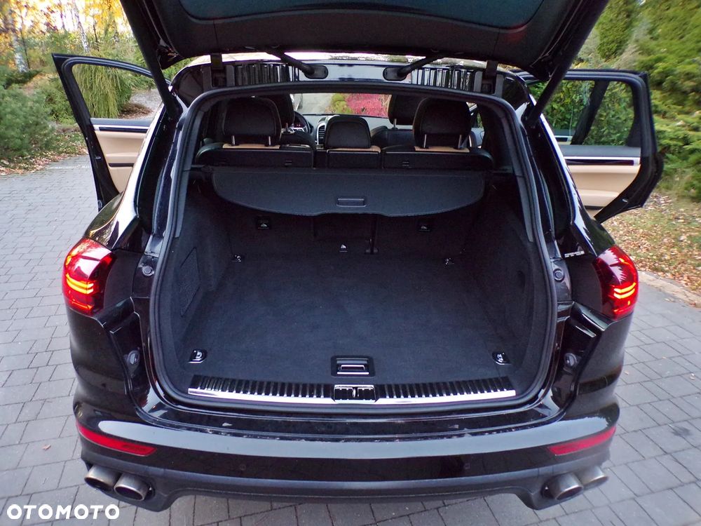 Porsche Cayenne S e-Hybrid Platinum Edition - 30