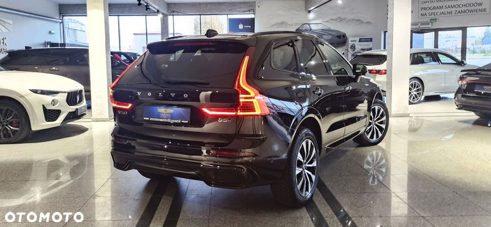 Volvo XC 60 B5 AWD Plus Dark - 3