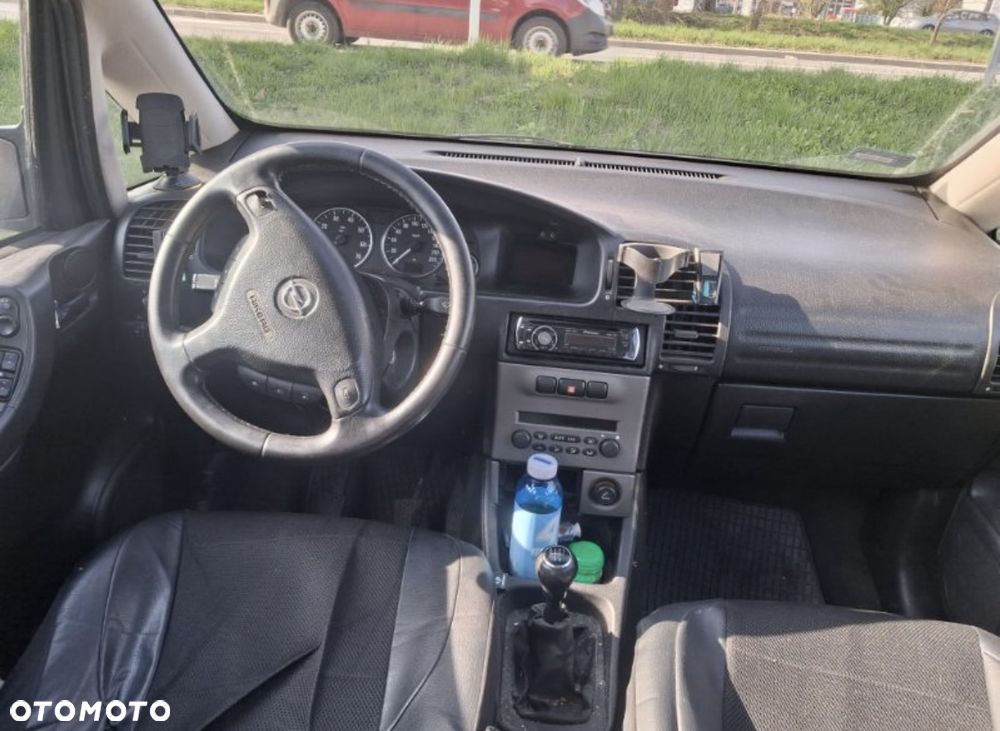 Opel Zafira 1.8 16V Comfort - 2