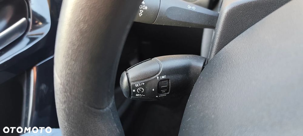 Peugeot 208 1.2 PureTech Allure - 15