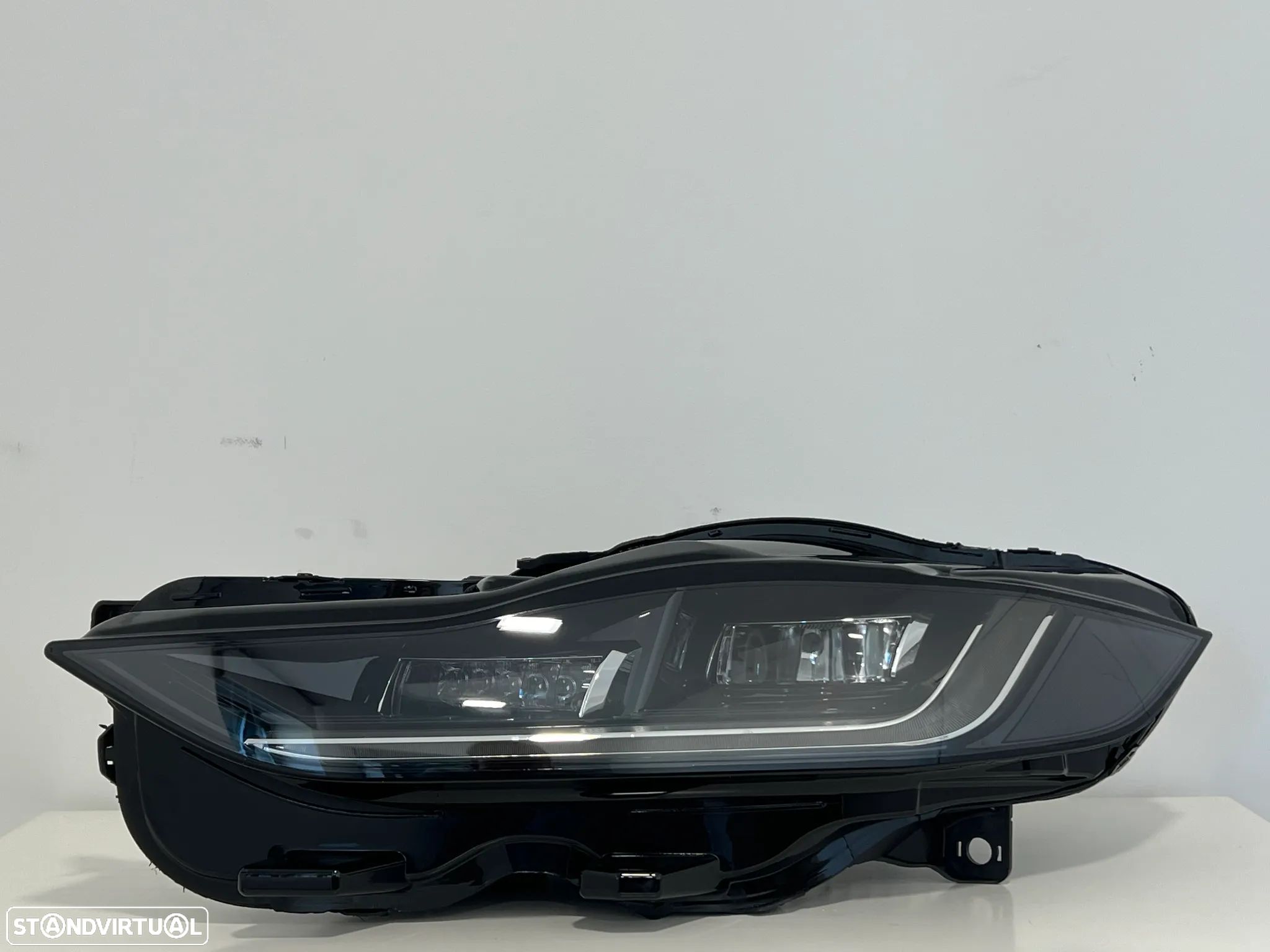 Farol Otica Jaguar XE Full LED Original Esquerdo - 1