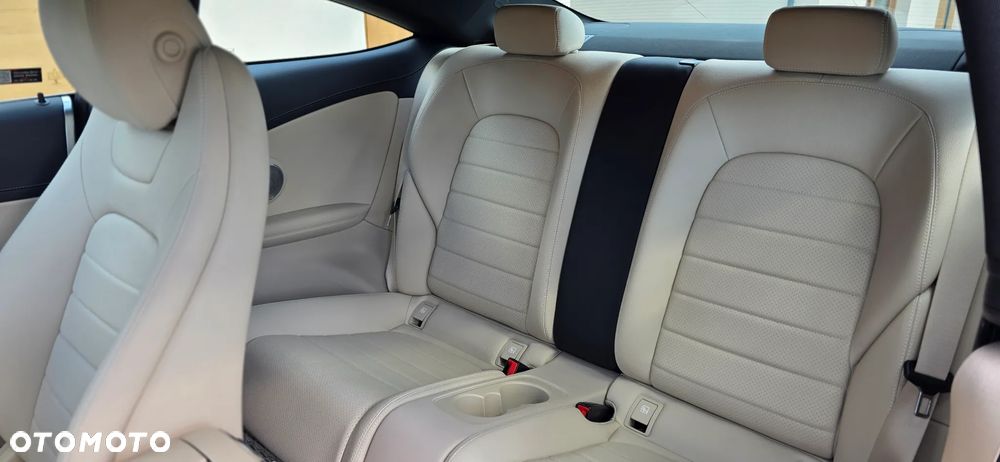 Mercedes-Benz Klasa C 200 4MATIC 9G-TRONIC - 10