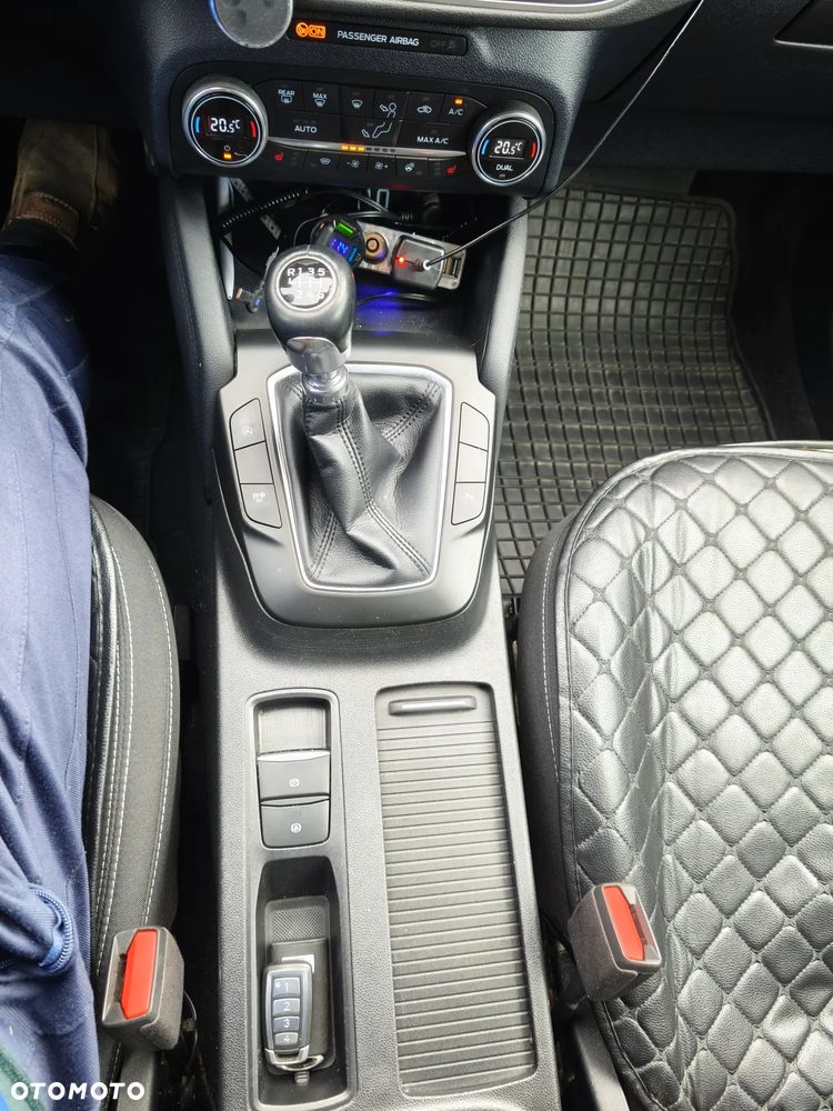 Ford Kuga 1.5 EcoBoost FWD Titanium - 15