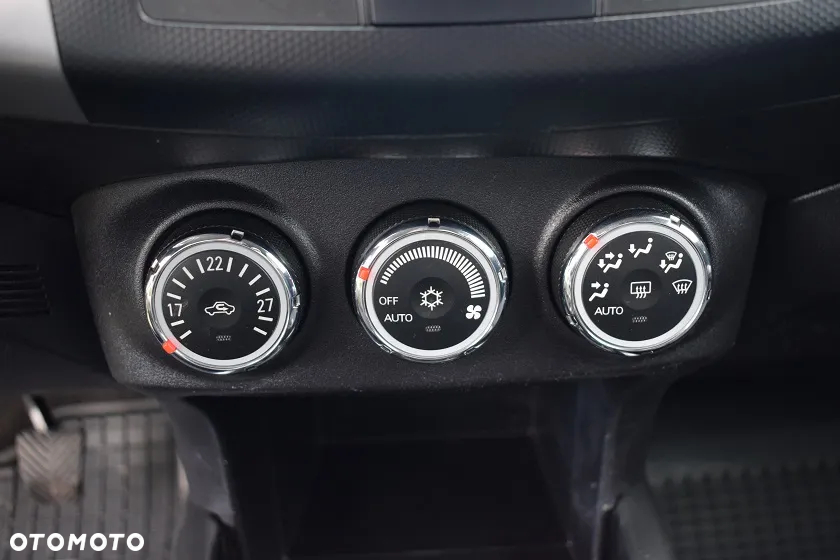 Mitsubishi Outlander 2.0 Intense 2WD - 13